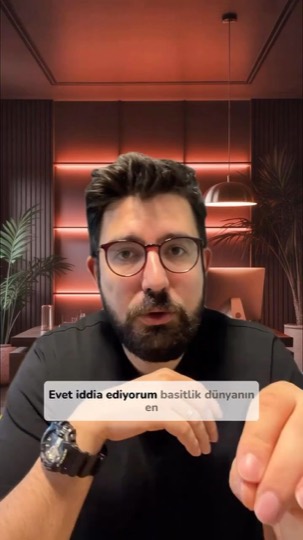 Uzman körlüğü, çocukların dünyayı algılaması ve içerik üretiminde basit anlatımın önemini anlatan video.