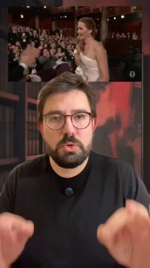 Jennifer Lawrence’ın Oscar’da düşmesi ve pratfall effect üzerinden kusurlu olmanın insanları neden daha sevilebilir kıldığını anlatan video.